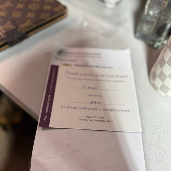 *Authentic* Fendi LINDA Tote - Picture 8 of 9